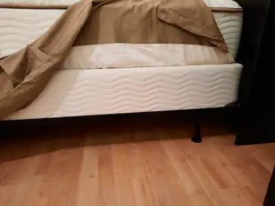 Set de chambre simple, View more