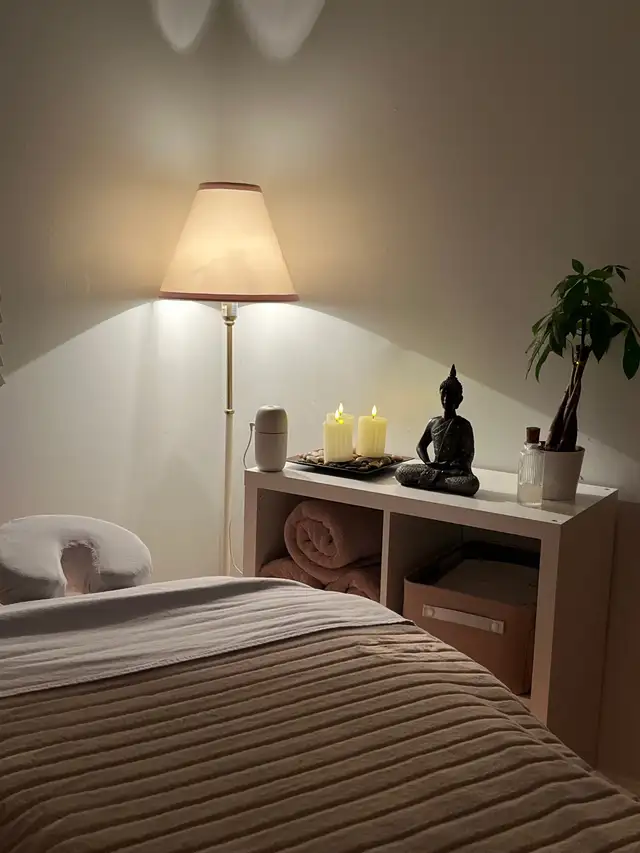 Swedish massage therapy (I massage females only)62863722336257121