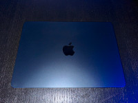 2022 MacBook Air M2 - 16GB - 512GB - Midnight