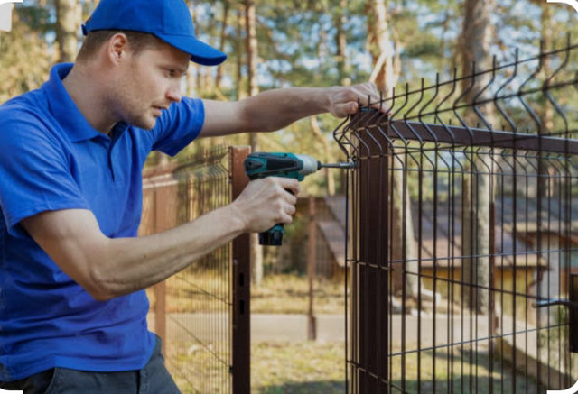 Grass cutting/Fence service/ power washing/ Asphalt sealing - Markham / York Region in Carpentry, Crown Moulding & Trimwork in Markham / York Region - Image 2