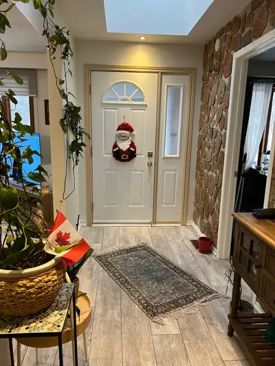 Detached Bungalow for Rent – Main Floor Near Patterson & Davis | Private Yard | Parking for 2 Cars A...