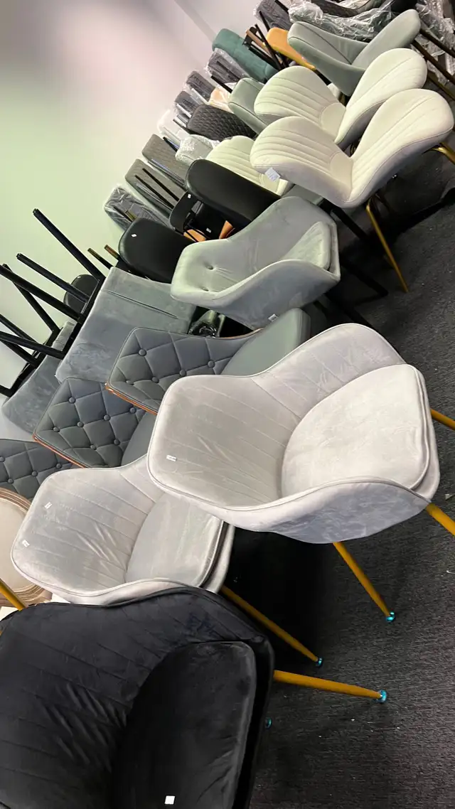 lots of living room chairs dining chairs  in Chairs & Recliners in Markham / York Region - Image 11
