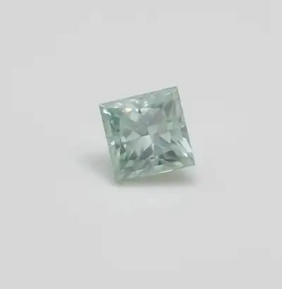 Brand New Ct: 2.88 Cut: princess Clarity: VVS1 Color: ice blue size: 7mm Pickup only LOCATED NEAR PE...