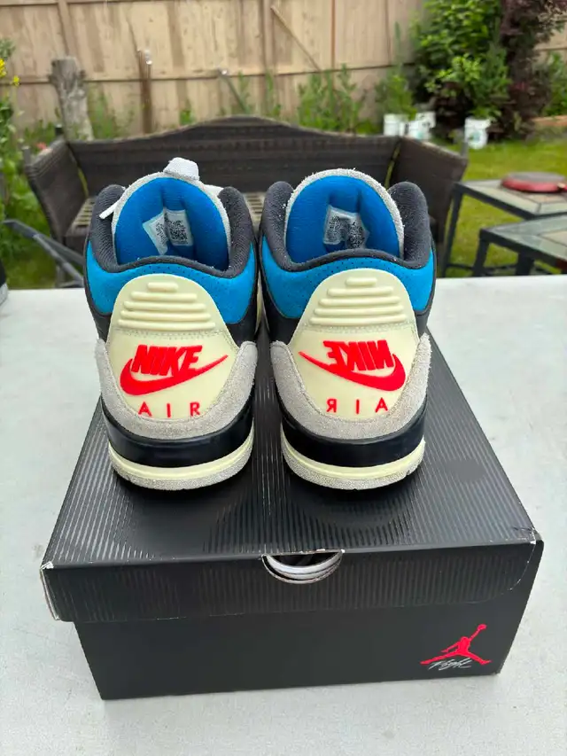 Air Jordan 3 Retro OG "Black/Chile Red-Neutral Grey" in Men's Shoes in Strathcona County - Image 4