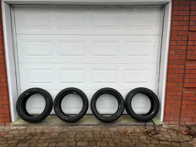 2 pneus run flat 225/45/17 et 2 pneus run flat 255/40/17 usure entre 8/32 et 9/32 excellente conditi...