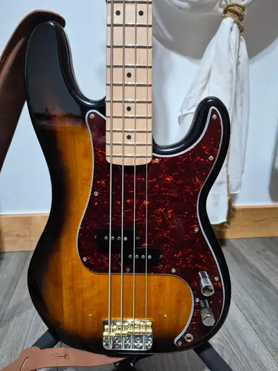 Precision Bass, Squier Sonic avec pickups Pegcity, View more