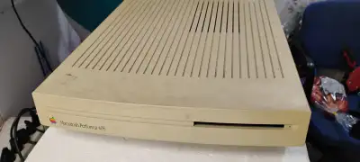 Apple Macintosh Performa 405, Power on, View more