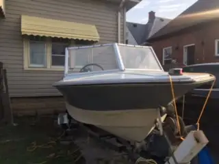 Crestliner boat for sale with new upholstered seats and new carpeting. Resant tune-up done and new w...
