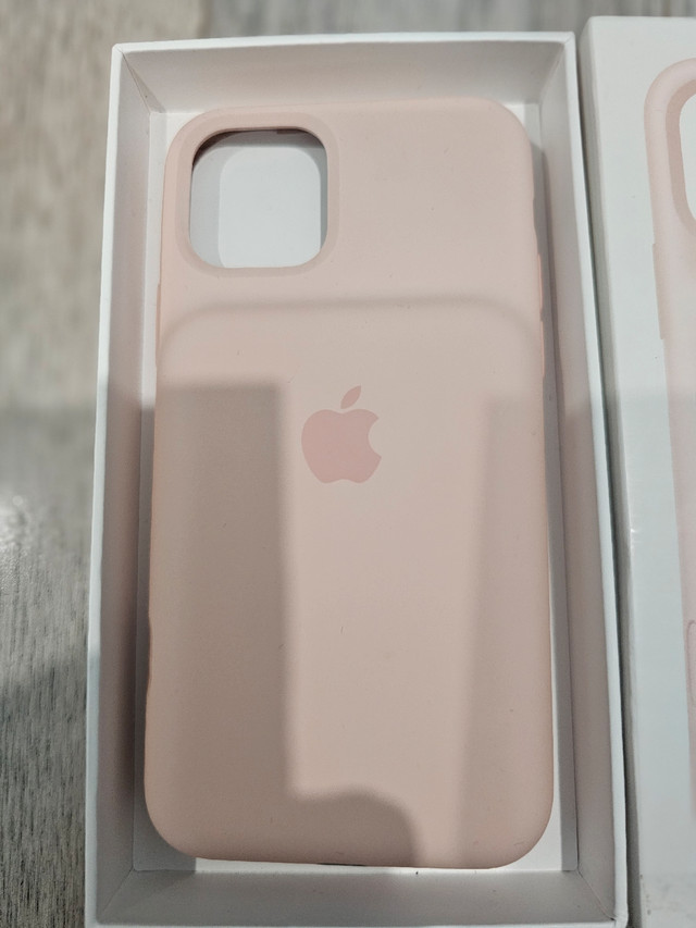 [Used] iPhone 11 Pro Smart Battery Case - PINK SAND in Cell Phone Accessories in City of Toronto - Image 4