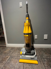 Reconditioned Dyson DC07 Upright Vacuum 