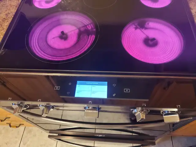 Smart whirlpool stainless steel electric Range slide in 30inch. in Stoves, Ovens & Ranges in Dartmouth - Image 2