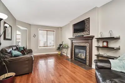 This semi-detached house is available for rent in Barrhaven, Nepean. It has three rooms, a furnished...