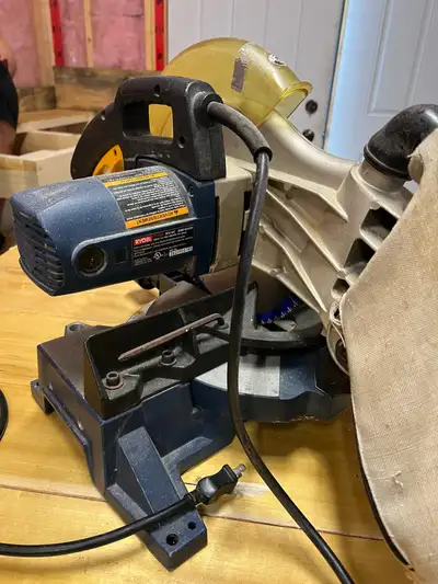 O.B.O This pre-owned Ryobi 10-inch compound miter saw is ready to help you tackle your next woodwork...
