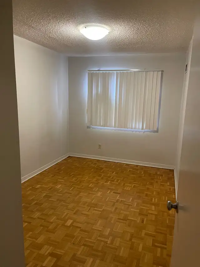 Room for Rent in Long Term Rentals in Mississauga / Peel Region - Image 2