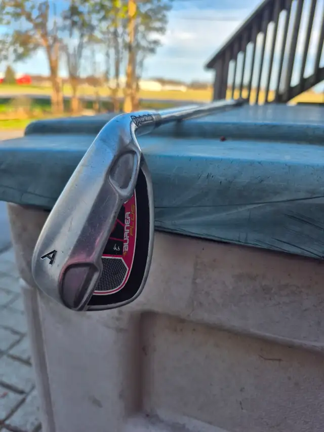Golf Clubs - Taylormade R11 4,5 iron, Burner AW, Titleist Hybrid in Golf in Guelph - Image 5