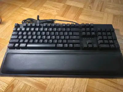 Razer Huntsman Mechanical Keyboard and Wrist Rest, View more