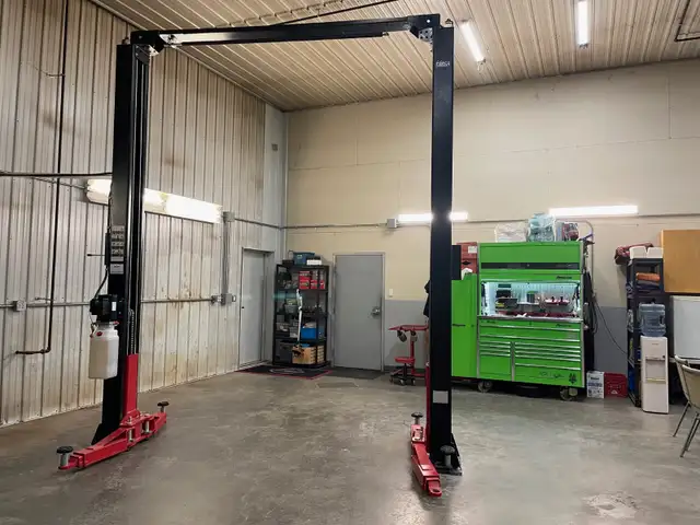 2 post car lift with best quality in Other in Portage la Prairie - Image 3