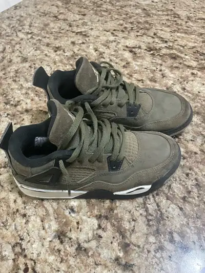 Air Jordan 4 boys size 1, View more