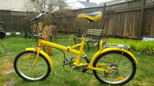 Sturdy beautiful Yellow Folding Bike in Cruiser, Commuter & Hybrid in City of Halifax - Image 3