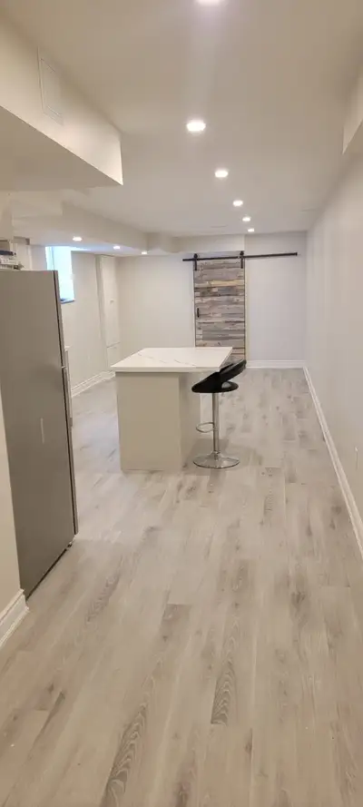 1 BDR LEGAL BASEMENT APARTMENT
