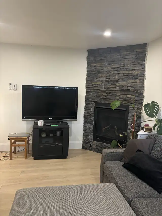 Room for Rent  in Room Rentals & Roommates in Kitchener / Waterloo - Image 3