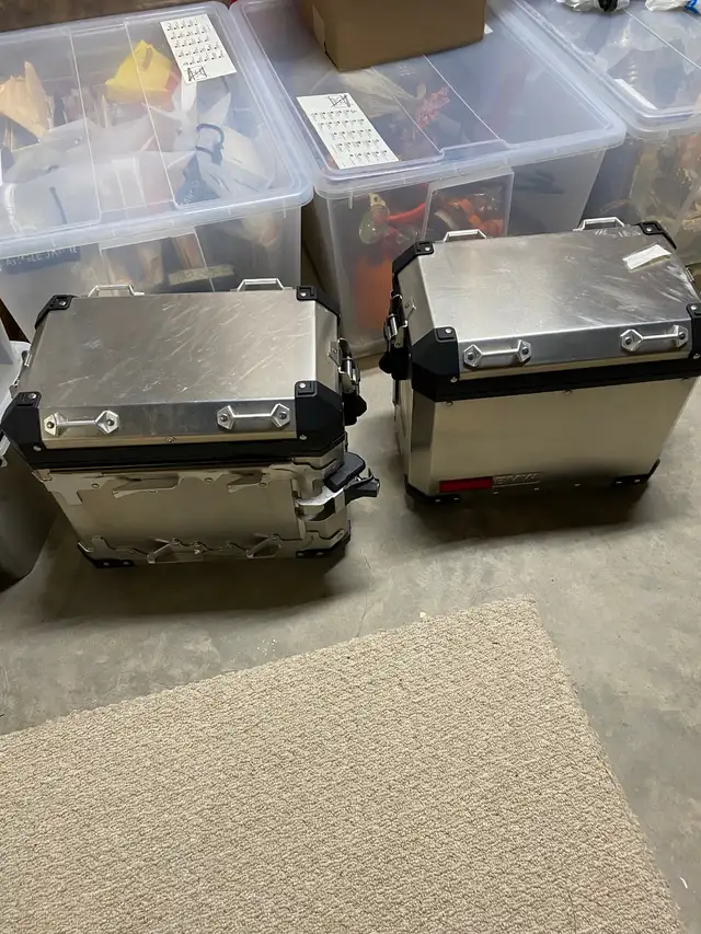 Selling BMW R1250 GSA motorcycle side panniers in Sport Touring in Ottawa - Image 2