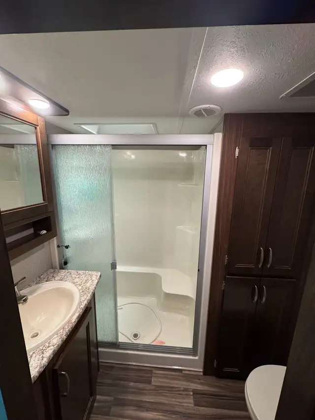 Montana 380th in RVs & Motorhomes in Grande Prairie - Image 10