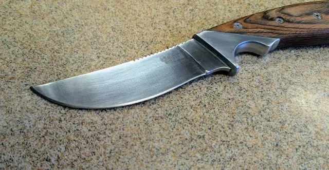 SOG woodline WD-01 large fixed blade knife with leather sheath in Fishing, Camping & Outdoors in Winnipeg - Image 4