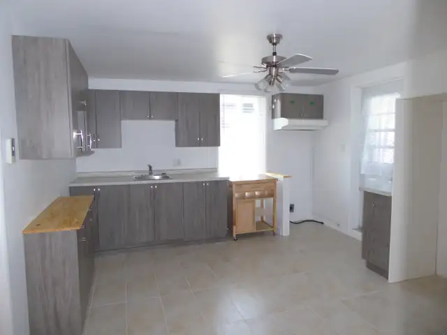 Logement 3 1/2 lumineux à deux pas du vieux Lévis in Long Term Rentals in Lévis - Image 3