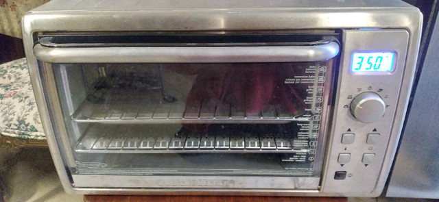 BLACK & DECKER DIGITAL CONVECTION TOASTER OVEN W/ROTISSERIE NEW in Toasters & Toaster Ovens in Sarnia