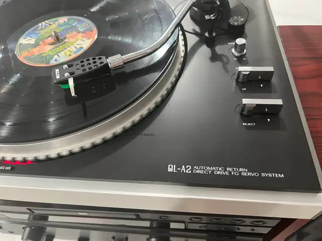 JVC QL-A2 direct drive turntable in Stereo Systems & Home Theatre in Mississauga / Peel Region - Image 2
