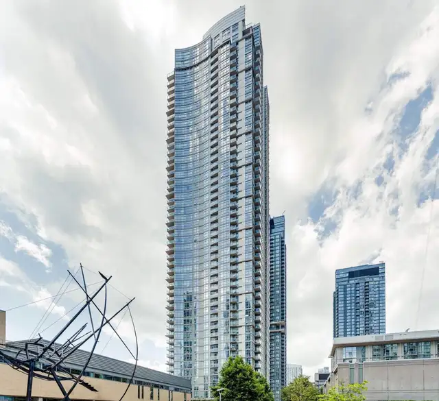 1+1 condo 35 Mariner Terrace Toronto downtown