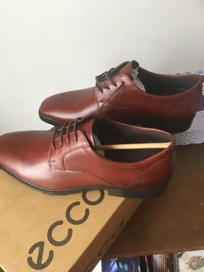 ECCO MEN ELEGANT OXFORD DRESS SHOE METRO MILAN M DERBY COGNAC COLOUR 9-9.5 43 EUROPEAN SIZE BRAND NE...