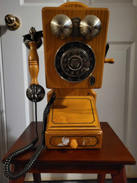 Crosley Model CR-92 Retro 1920’s Wooden Telephone $90