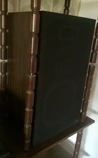 Paire de gros haut-parleurs Hitachi, View more