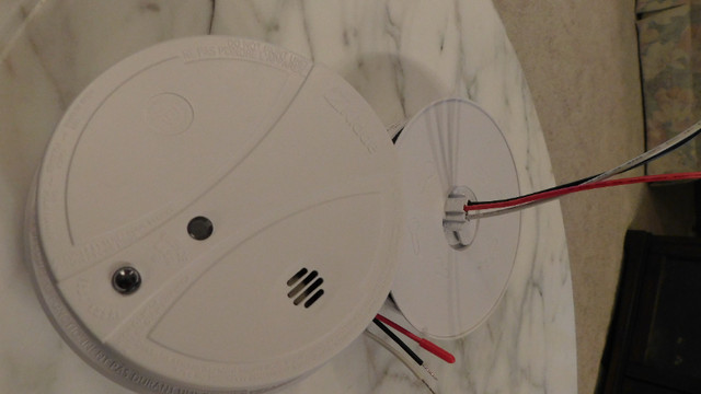 Kidde  home Smoke Alarm with cord for hardwiring. in Other in Lethbridge - Image 3