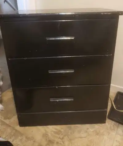 Dresser 3 drawers. 29.5 H 16D 25W   $10 Firm