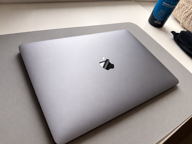 MacBook Pro 13" 2020 — i7, 32GB RAM, 1TB SSD — Like New in Laptops in St. Catharines - Image 5
