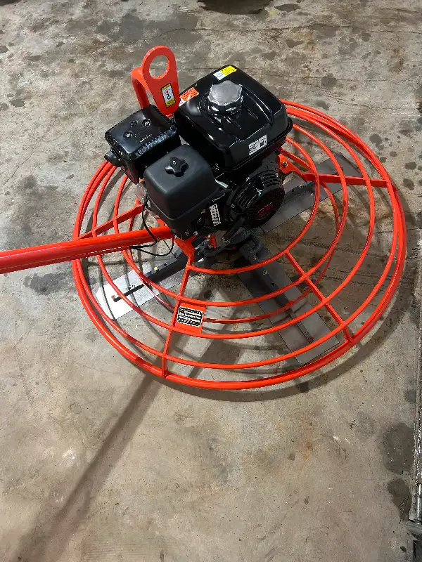 Conmec CT-446 Walk-Behind Power Trowel in Power Tools in Belleville - Image 5