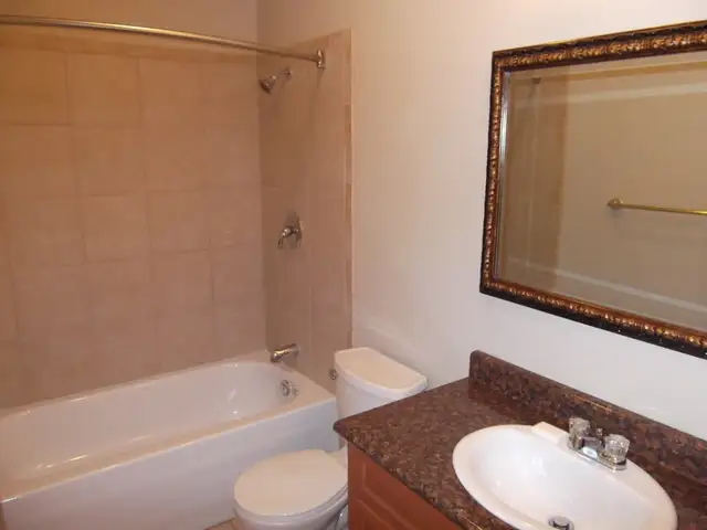 3 bedroom 2 baths apartment in Long Term Rentals in Mission - Image 12