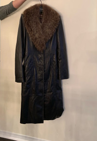 Danier ladies Coat with fur colar 