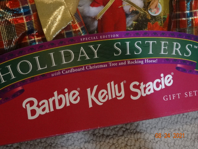 Barbie Gift SEt, 3 dolls, Holiday Sisters, 1998.Special ed. nfrb in Toys & Games in Kelowna - Image 2