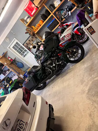 Rare ducati 1098 for sale full termi exhaust (7k ) raw power, not for begginers no abs no traction c...