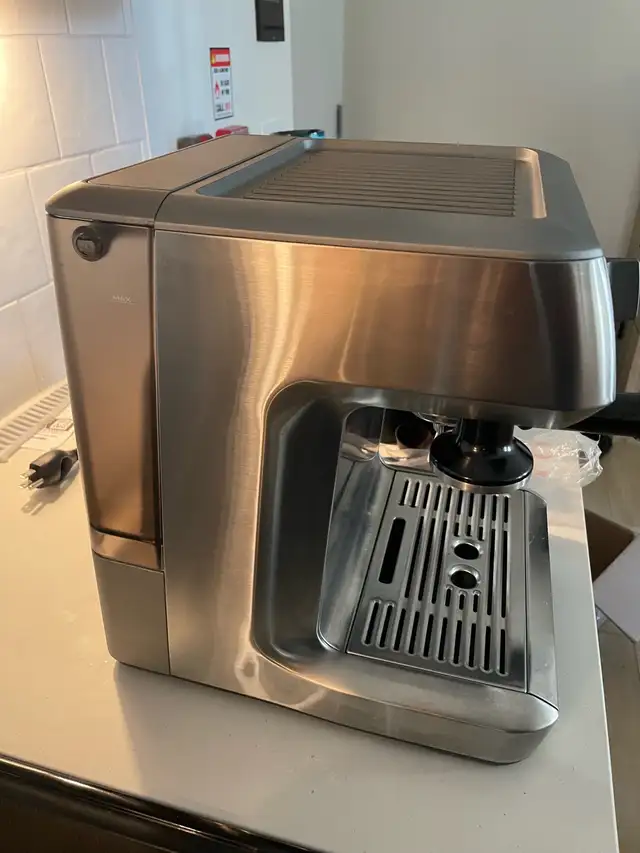 ☕ Breville Espresso Machine  in Coffee Makers in Ottawa - Image 5