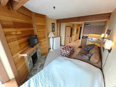 Check out this listing https://www.realtor.ca/l/bOaB1/ja Enjoy spectacular mountain sunrises and sun...