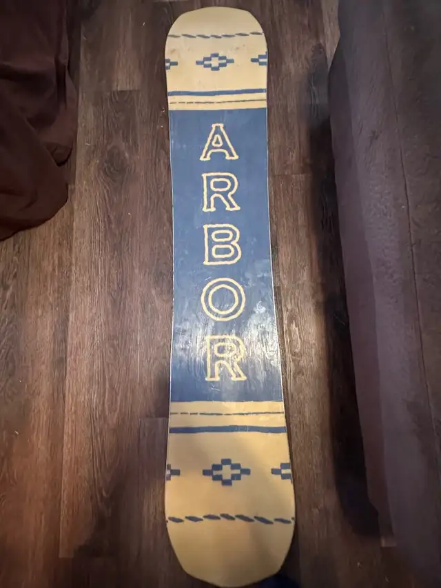 ARBOR ELEMENT CAMBER EDITION 156 CM snowboard in Snowboard in Nelson - Image 4