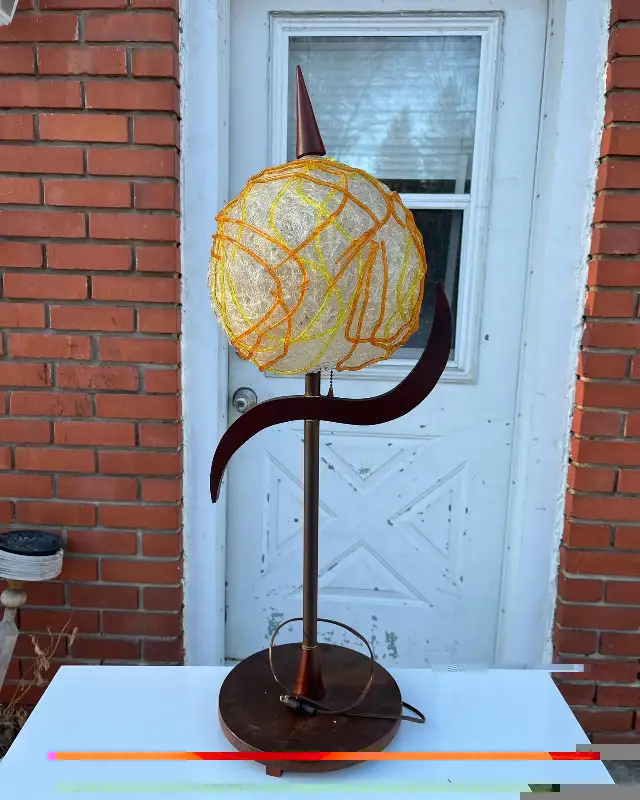 Lampe vintage mcm globe spaghetti sculptural lamp in Indoor Lighting & Fans in City of Montréal - Image 4