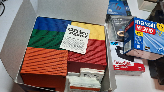 260 Floppy Disks • Brand New • 3 1/2" 1.44mb Diskettes Discs in Other in Kingston - Image 4