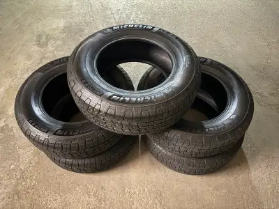 Selling a complete set of 5 Michelin LTX Trail tires. * 265/70R18 * Only about 1,000 km * Take-offs...