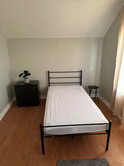 Room for rent at Oshawa